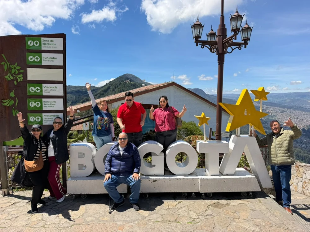 Grupo de clientes en Monserrate, Bogotá