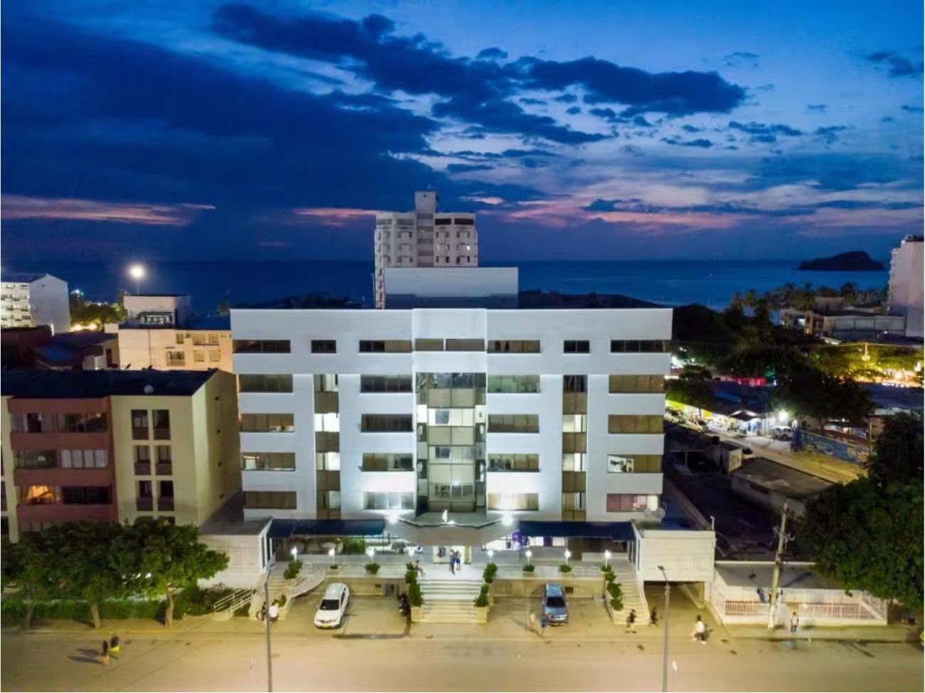 Hotel Axis Inn By GEH Suites Santa Marta