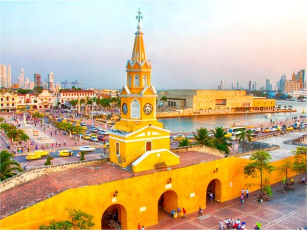 Combo de Actividades #9: City Tour + Tour Bahía Rumbero en Cartagena (2 Tours)