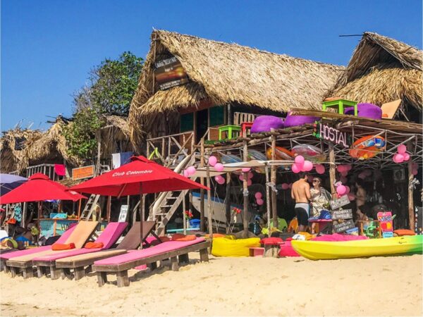 Combo de Actividades #8: Excursión 4 Islas + Punta Arena + Tour Bahía Rumbero + City Tour en Cartagena (4 Tours)