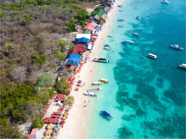Combo de Actividades #8: Excursión 4 Islas + Punta Arena + Tour Bahía Rumbero + City Tour en Cartagena (4 Tours)