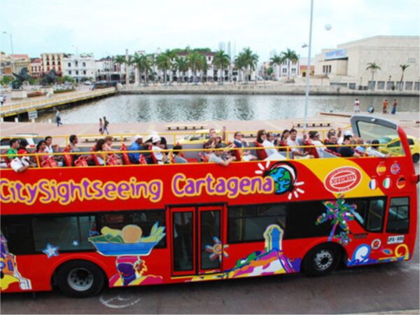 Combo de Actividades #8: Excursión 4 Islas + Punta Arena + Tour Bahía Rumbero + City Tour en Cartagena (4 Tours)