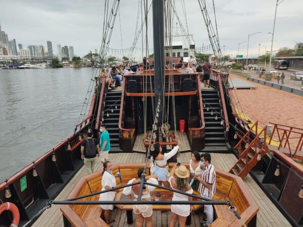 Tour en Barco Pirata por Cartagena
