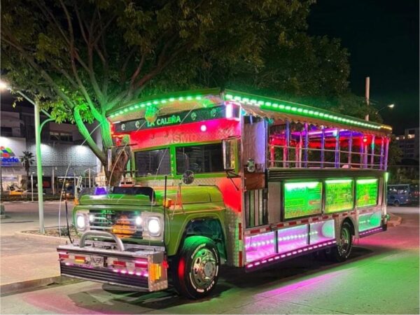 Combo de Actividades #14: City Tour + Chiva Rumbera en Santa Marta (2 Tours)