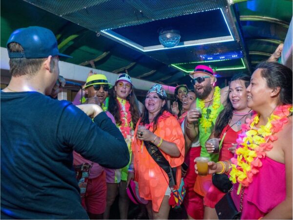 Combo de Actividades #12: Minca, Pozo Azul, Taganga y Playa Grande + Bahía Concha Parque Tayrona + Fiesta Blanca en Katamarán + City Tour en Santa Marta (4 Tours)