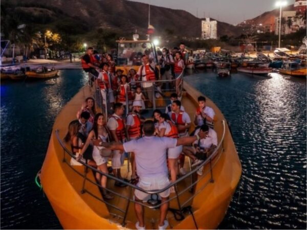 Combo de Actividades #12: Minca, Pozo Azul, Taganga y Playa Grande + Bahía Concha Parque Tayrona + Fiesta Blanca en Katamarán + City Tour en Santa Marta (4 Tours)