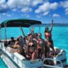 Combo de Actividades #6: Tour Bahía en Pontón + Parasail en San Andrés Islas (2 Tours)