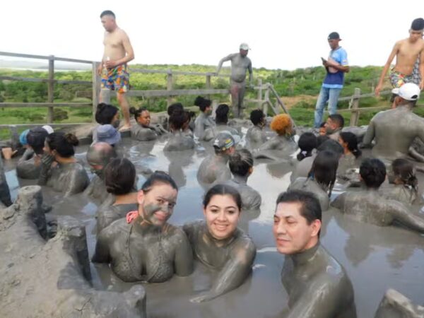 Volcán del Totumo + Pasadía en Hotel en Cartagena
