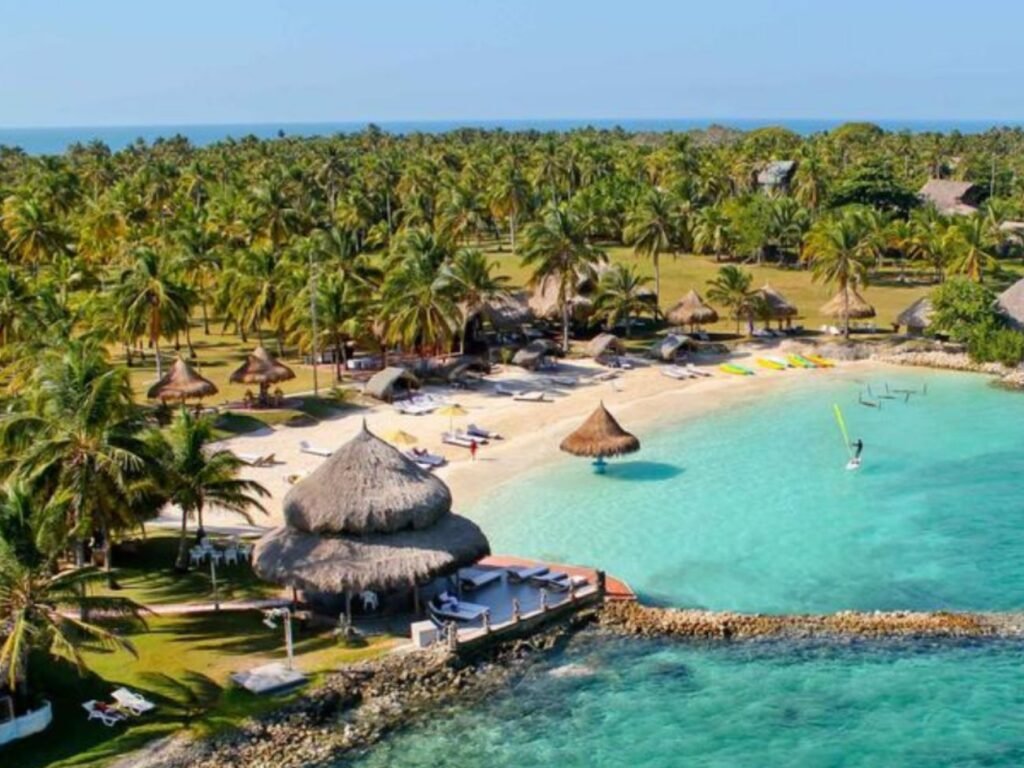 Pasadía Isla Múcura - Tintipan - Santa Cruz del Islote - Descubre ...