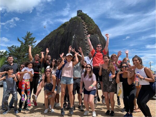 Combo de actividades #1: Comuna 13 con City Tour Medellín + Tour a Guatape (2 Tours)