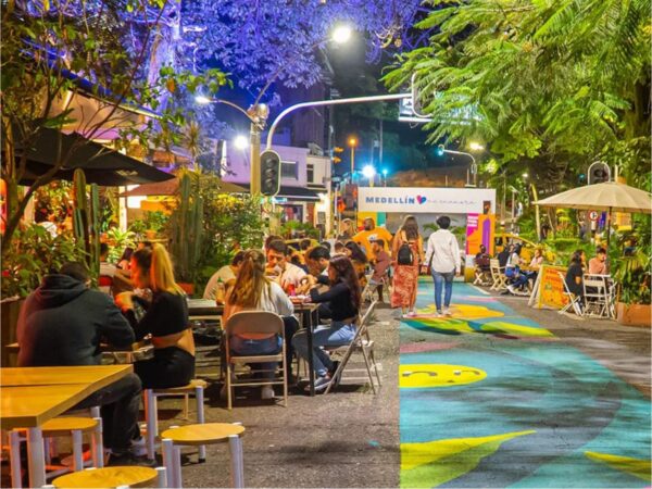 Combo de actividades #4: Tour a Guatapé + Chiva Rumbera Medellín (2 Tours)