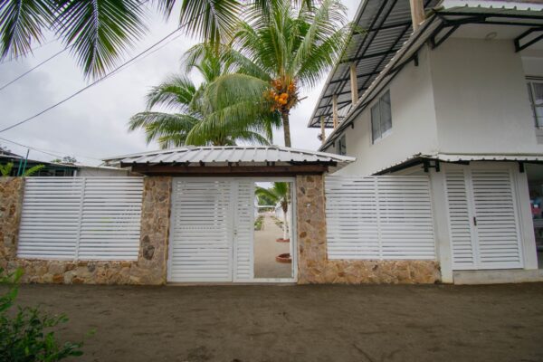 Hotel en Playa Pianguita - Pacifico Colombiano