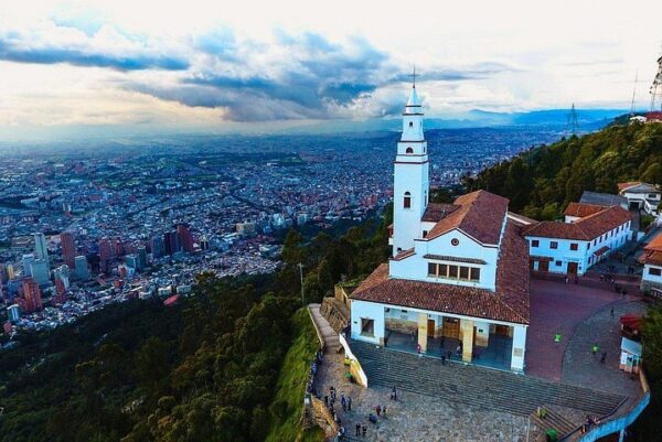 Visita Guiada por Bogotá + Teleférico a Monserrate