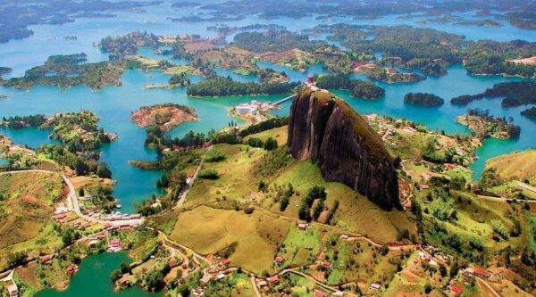 Colombia Total: Explora Bogotá, Eje Cafetero, Medellín, Cartagena y Santa Marta