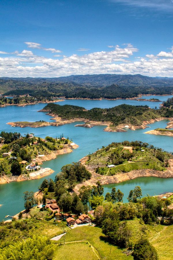 promociones medellin colombia con aventureros 360 (1) Chiva Rumbera 2x1 en Medellín