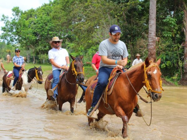 Aventura en el Meta: Cañón del Güejar • Cañón del Guape • Cultura Llanera – 3 días (salida desde Bogotá)