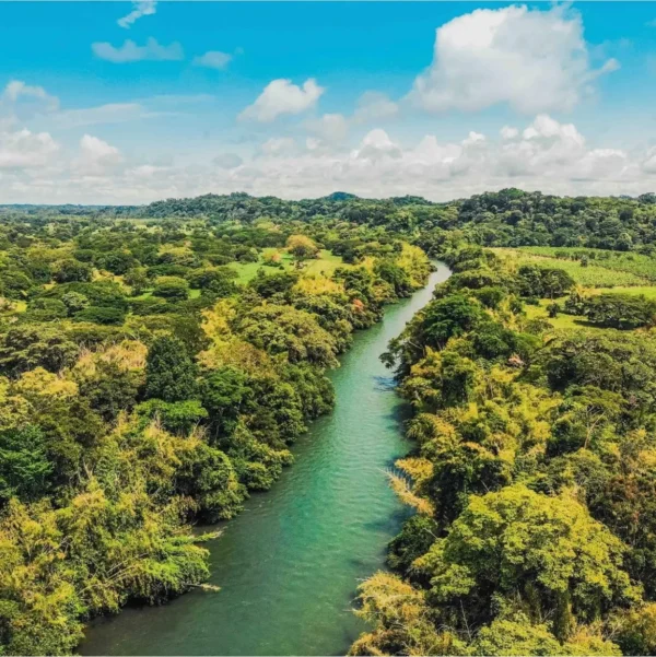 Aventura en Norcasia: Bodyrafting en Río La Miel + Embalse Amaní y Río Manso  – 2 días (salida desde Bogotá)