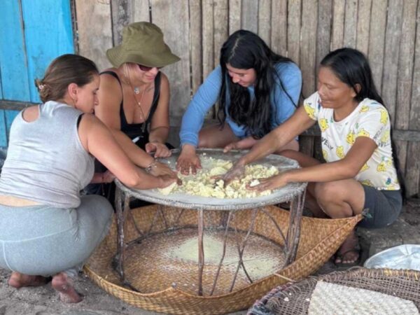 Expedición Guainía 5 días · 4 noches Cerros de Mavecure, comunidades indígenas y Estrella Fluvial del Orinoco con Aventureros 360 10 Expedición Guainía 4 días y 3 noches | Cerros de Mavicure