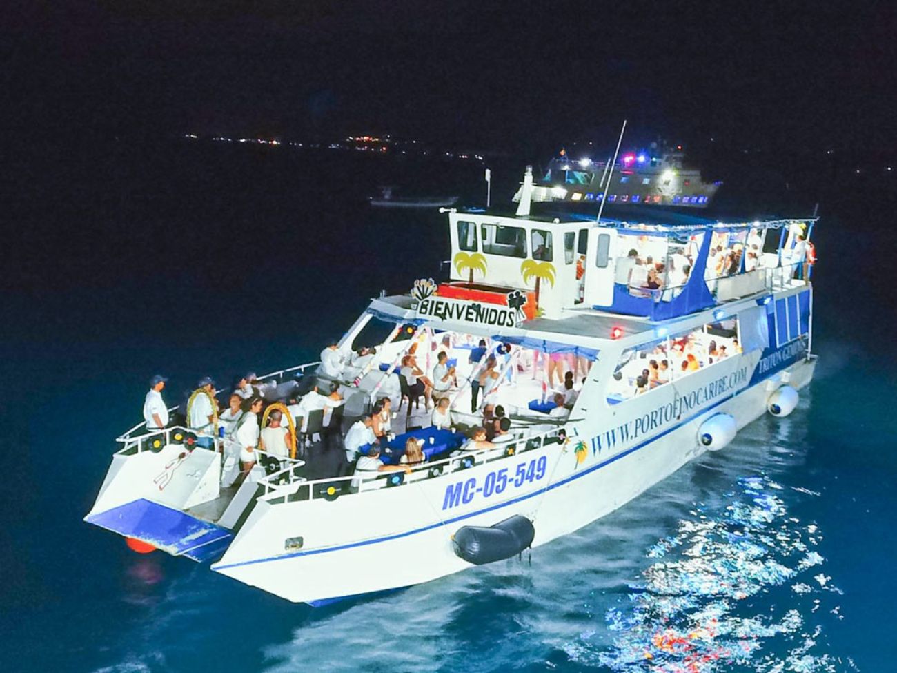 Noche blanca en San Andrés con cena buffet, barra libre y show