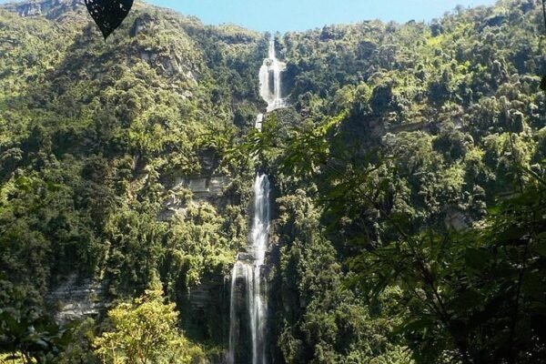 Tour a la Cascada más alta de Colombia La Chorrera