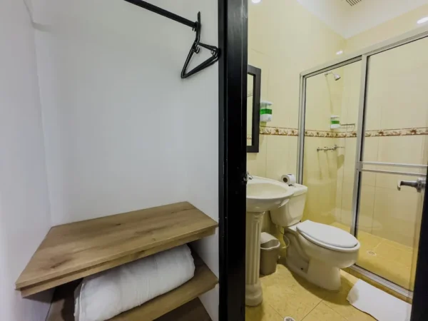 Hotel Central Plaza Itagüí <span style="color:#d4af37;">★★★</span>