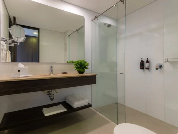 Baño hotel morrison Hotel Morrison By Cosmos <span style="color:#d4af37;">★★★★★</span>