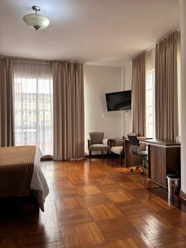 Hotel Nutibara <span style="color:#d4af37;">★★★</span>