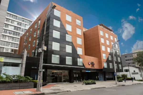 Best Western Plus 93 Park Hotel <span style="color:#d4af37;">★★★★</span>
