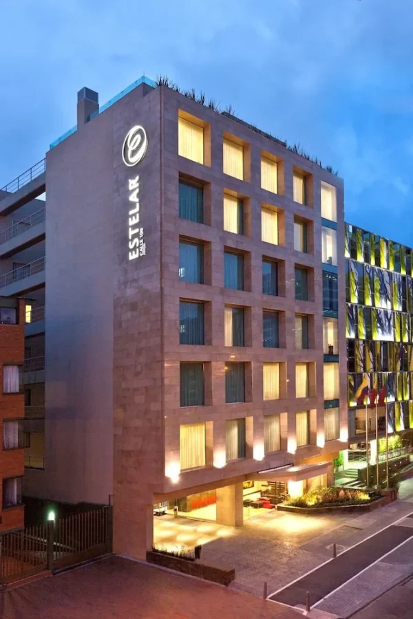 Hotel Estelar Calle 100 <span style="color:#d4af37;">★★★★</span>