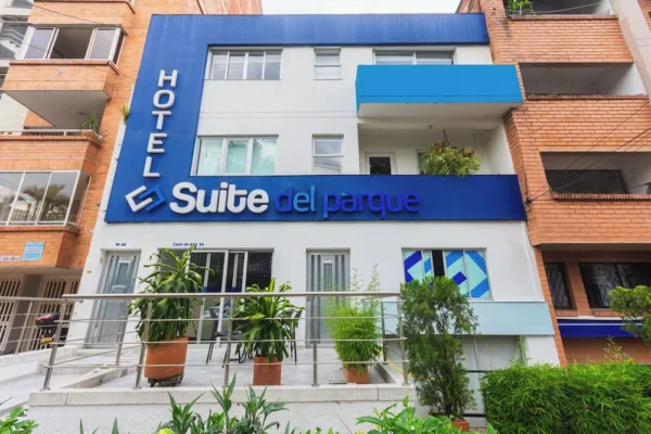 Hotel Suite del Parque <span style="color:#d4af37;">★★★</span>