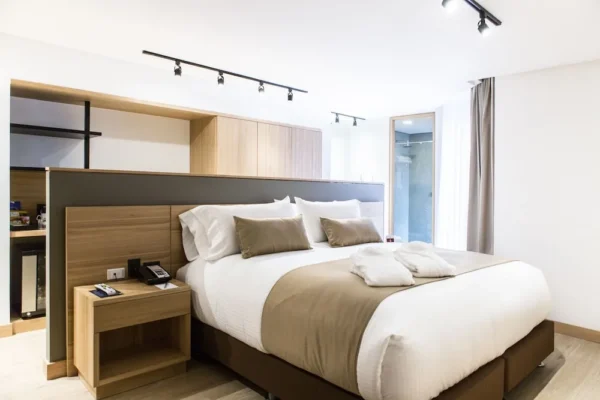 Best Western Plus 93 Park Hotel <span style="color:#d4af37;">★★★★</span>