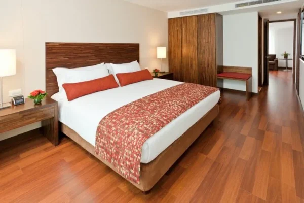 Hotel Estelar Calle 100 <span style="color:#d4af37;">★★★★</span>