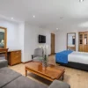 Habitacion amplia egin Hotel Egina Bogotá <span style="color:#d4af37;">★★★</span>