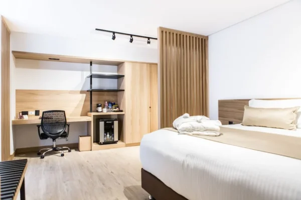 Best Western Plus 93 Park Hotel <span style="color:#d4af37;">★★★★</span>