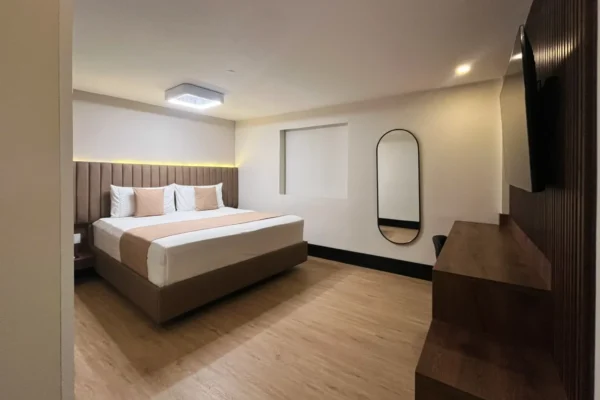 Hotel Continental ByHours <span style="color:#d4af37;">★★★</span>