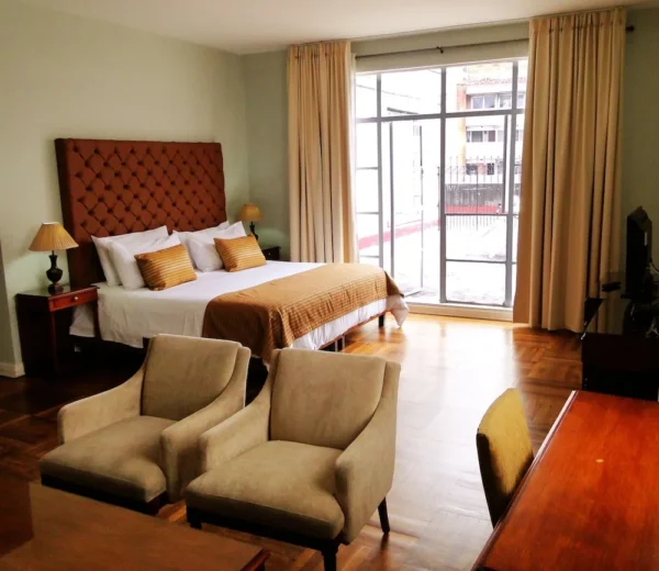 Hotel Nutibara <span style="color:#d4af37;">★★★</span>
