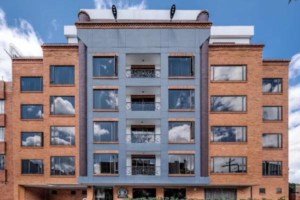 Hotel Egina Fachada Hotel Egina Bogotá <span style="color:#d4af37;">★★★</span>