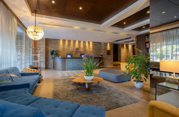 Recepcion Hotel Morrison Hotel Morrison By Cosmos <span style="color:#d4af37;">★★★★★</span>