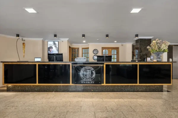 Recepcion hotel egina Hotel Egina Bogotá <span style="color:#d4af37;">★★★</span>