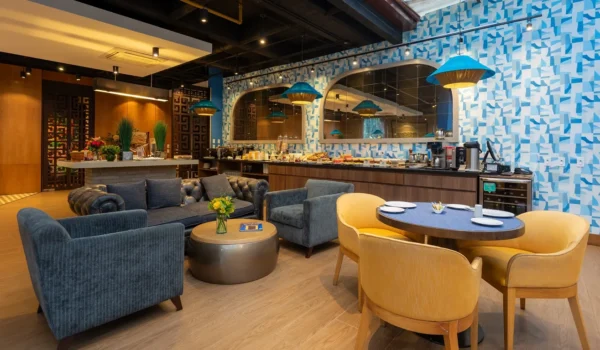 Restaurante Hotel Morrison Hotel Morrison By Cosmos <span style="color:#d4af37;">★★★★★</span>