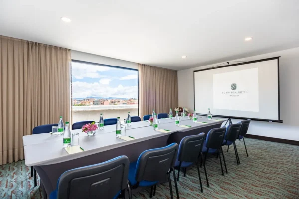 Sala de juntas morrison Hotel Morrison By Cosmos <span style="color:#d4af37;">★★★★★</span>
