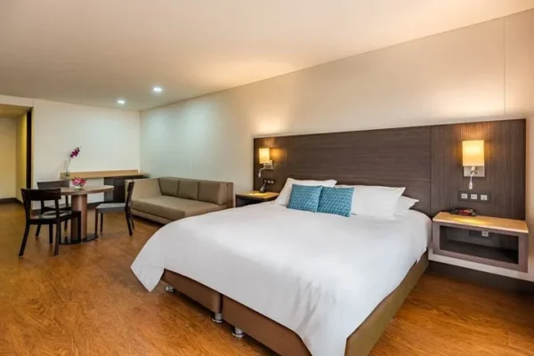 Suite Hotel morrison Hotel Morrison By Cosmos <span style="color:#d4af37;">★★★★★</span>
