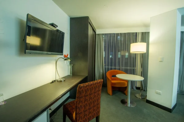 Zona trabajo city expo habitacion Hotel City Bog Expo Museo <span style="color:#d4af37;">★★★</span>