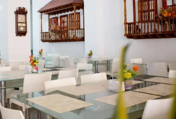 restaurantee dorado plaza Hotel Dorado Plaza Centro Histórico <span style="color:#d4af37;">★★★</span>