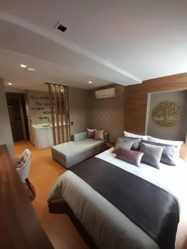 Albura Hotel <span style="color:#d4af37;">★★★</span>